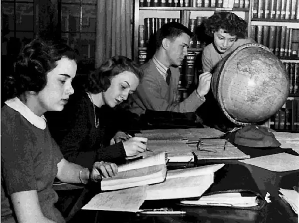 Business students study for exams, 1946.