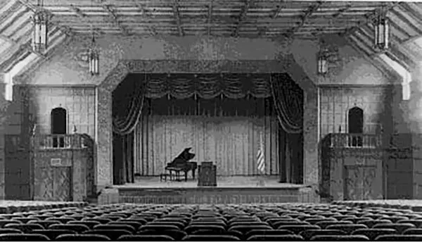 The Doermann Theater after completion in 1931