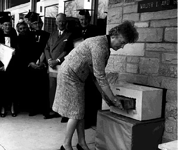 Mrs . Arthur Zepf, vice chair of the UT Board of Directors at the dedication of Snyder Memorial, April 22, 1964.