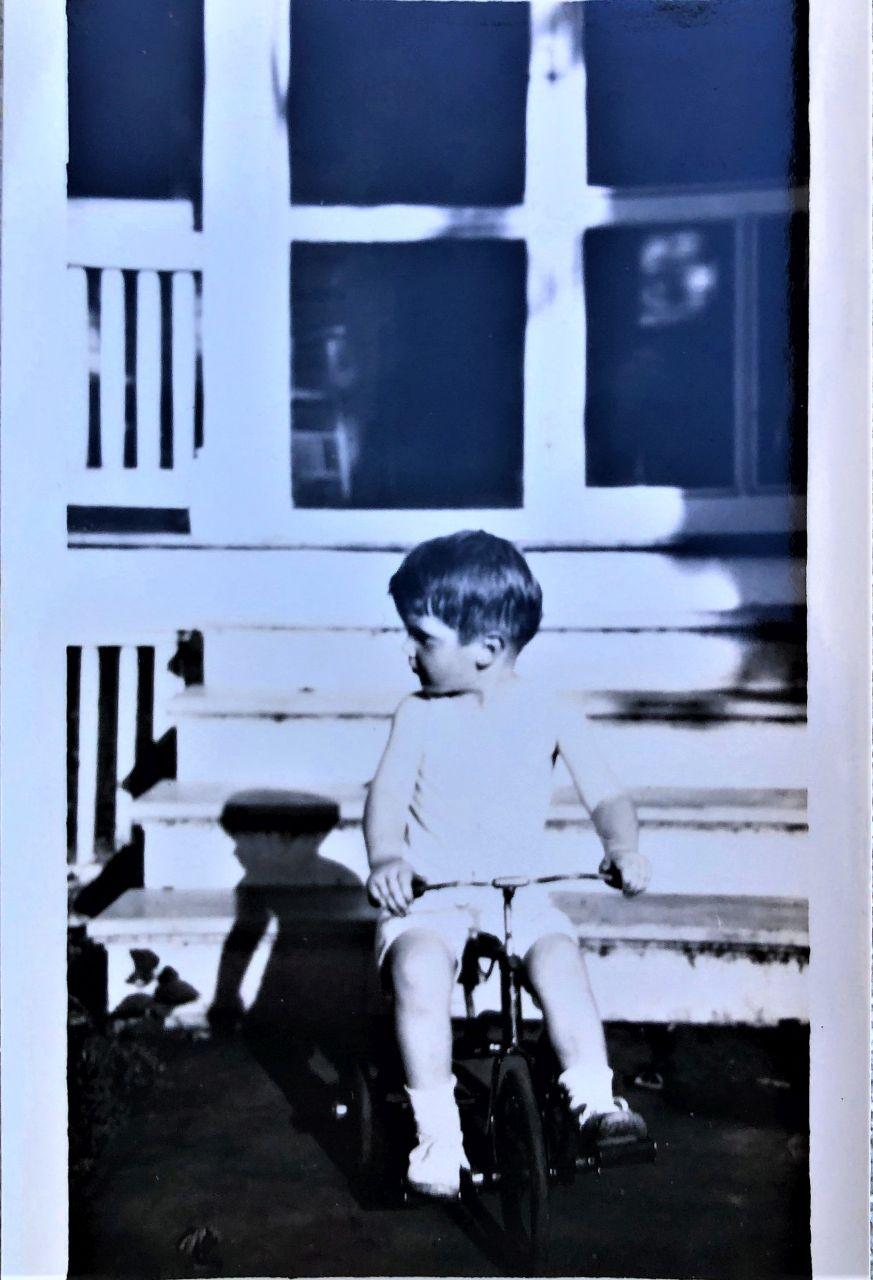 Isaac Kinsey III (Pete) outside the family's cottage in the Middle Bass Club on Grape Avenue. Circa 1922. Source: Maggie Kinsey Wood