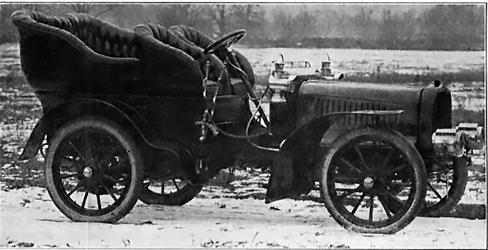 1904 4-cylinder Toledo Touring Car