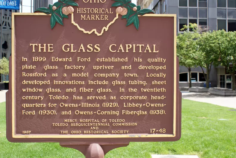 The Glass Capital (17-48, Back)