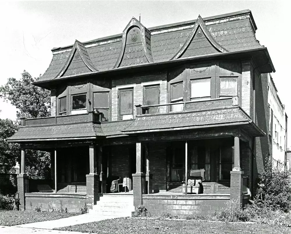 Lynwood Apartments (1908)