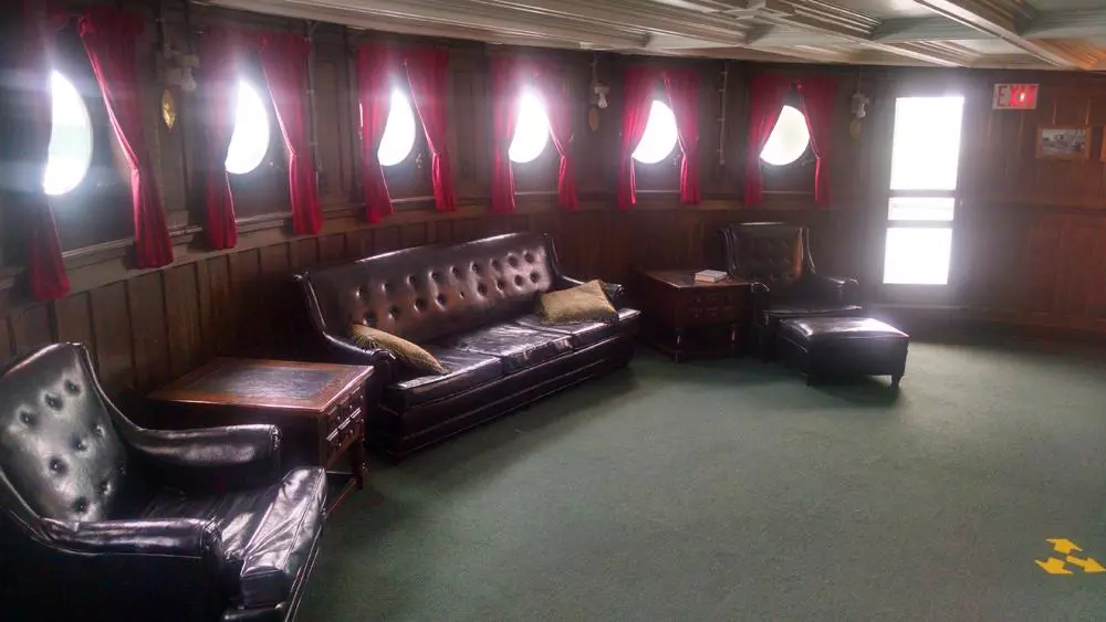 Parlor area (starboard side)