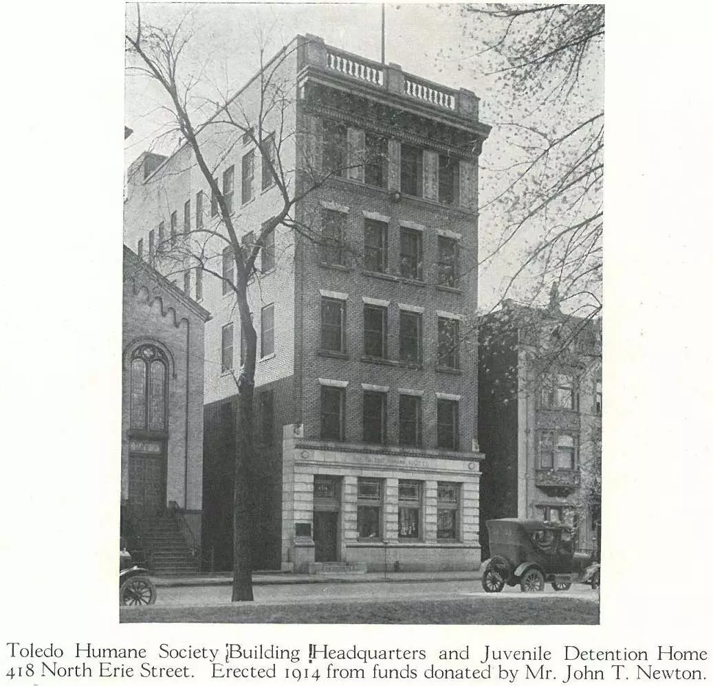 418 N. Erie Street Building