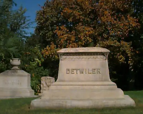 Isaac Horning Detwiler's grave