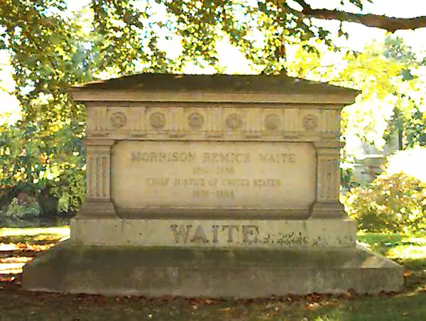 Morrison Remmick Waite's grave